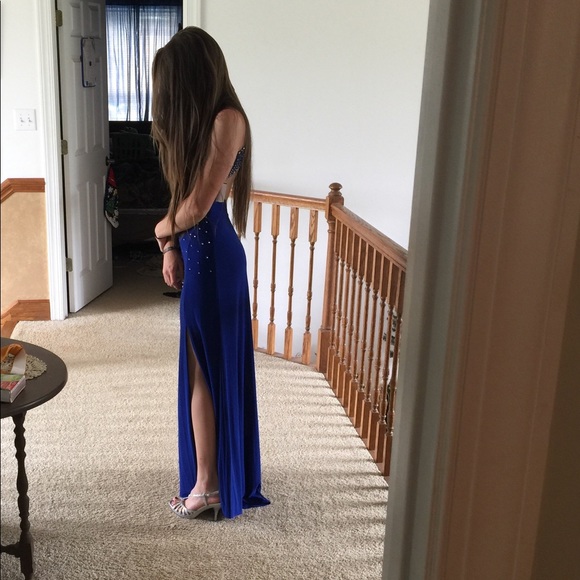 Prom dress - Picture 2 of 3